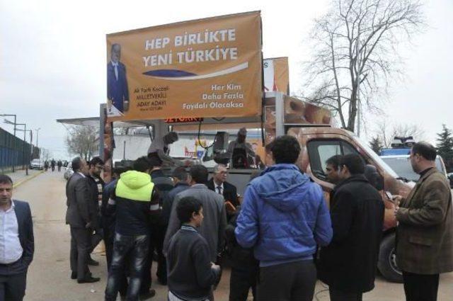 Ak Parti Aday Adaylarından Stk Temilcilerine Şeker, Çikolata Ve Lokma Ikramı