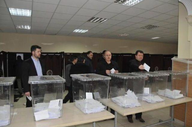 Ak Parti Aday Adaylarından Stk Temilcilerine Şeker, Çikolata Ve Lokma Ikramı