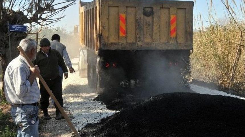 Akdeniz&rsquo;de Mahalleler Asfaltlanıyor