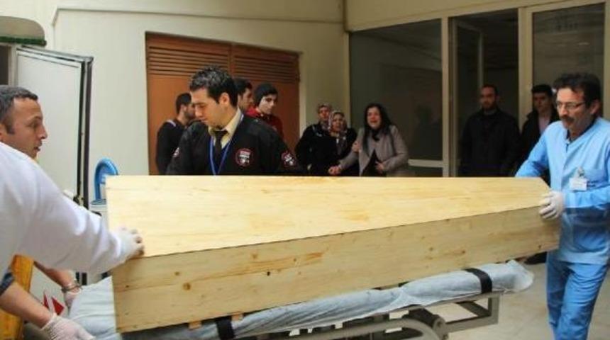 Birlikte Yaşadığı Kadın Ve &Uuml;niversiteli Oğlunu &Ouml;ld&uuml;rd&uuml;