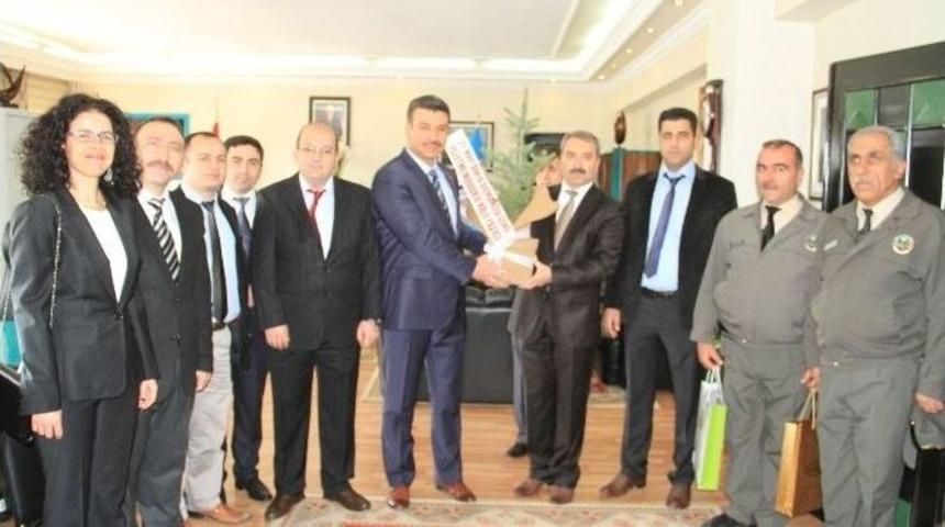 Erzincan Belediyesi 2015&rsquo;te 15 Binden Fazla Fidanı Toprakla Buluşturuyor