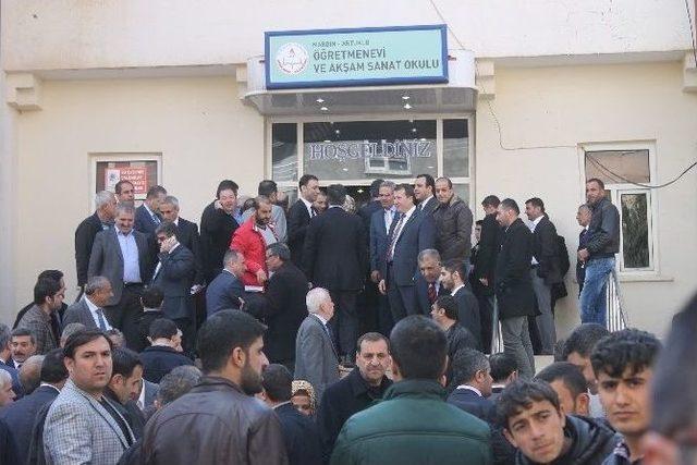 Mardin’deki Stk’lar Ak Parti Adayları İçin Sandık Başına Gitti