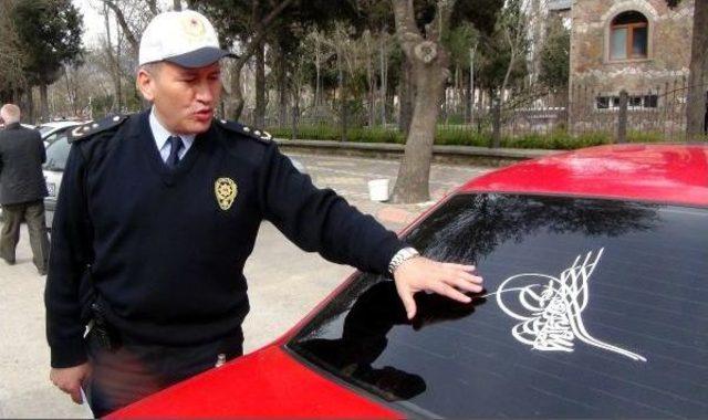 Ceza Kesilen S&uuml;r&uuml;c&uuml;, Aracına Argo Yazı Yapıştırdı 2