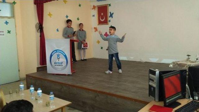 İstiklal Marşı’nı En Güzel Okuyanlar Ödüllendirildi