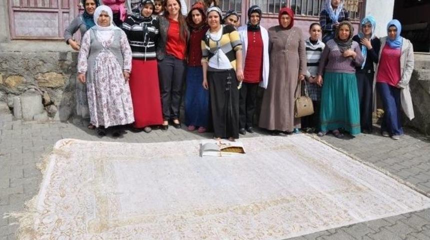 Ep&ouml;zdemir Halı Dokuma At&ouml;lyelerini Ziyaret Etti