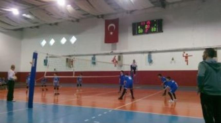 &Ccedil;ınarlık Ortaokulu B&ouml;lge Birincisi Oldu