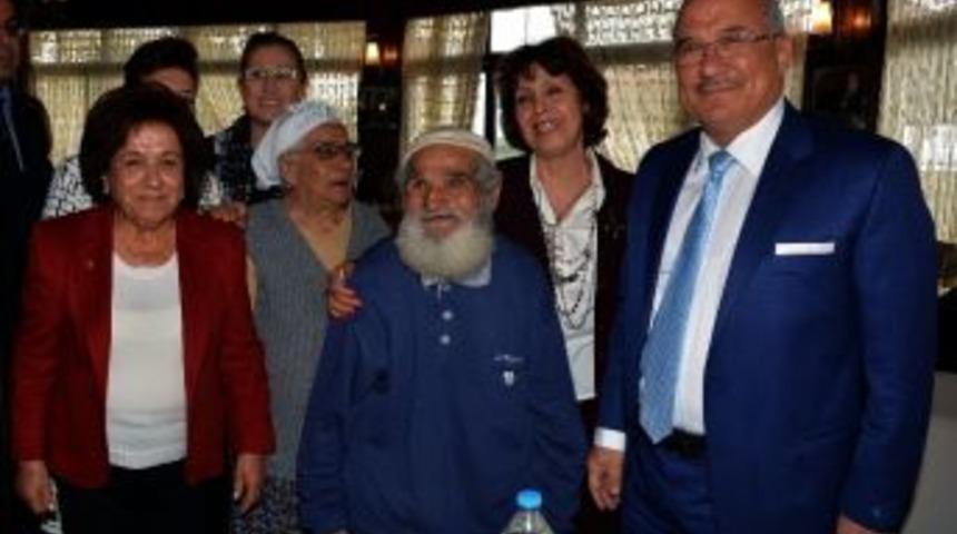 Başkan Kocamaz Yaşlılarla Yemekte Buluştu