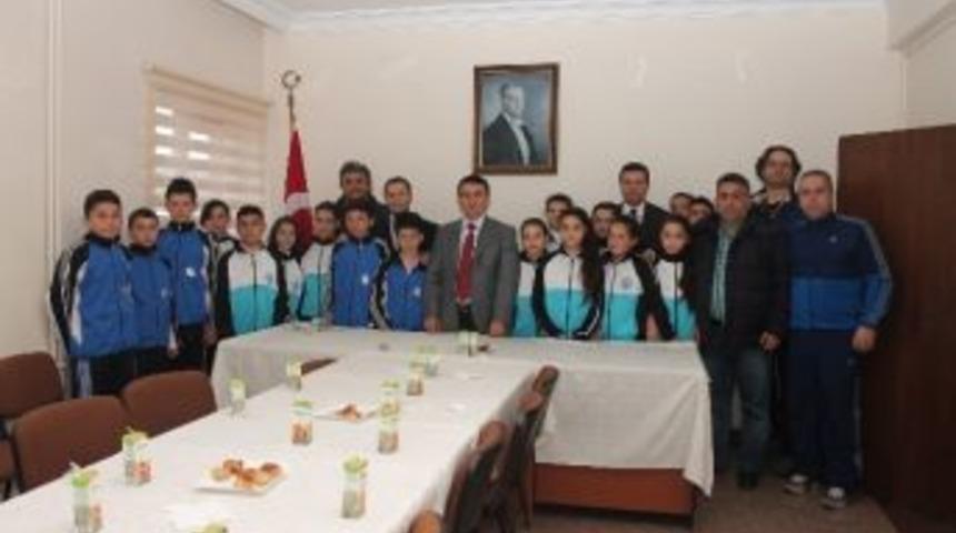 B&ouml;lge Birincileri, Kaymakamı Ziyaret Etti