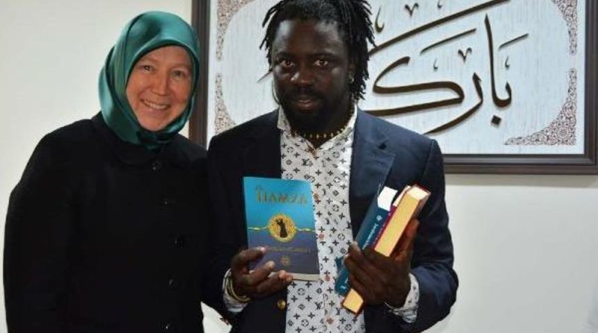 Afrikalı Eduin, M&uuml;sl&uuml;man Olup Hamza Adını Aldı