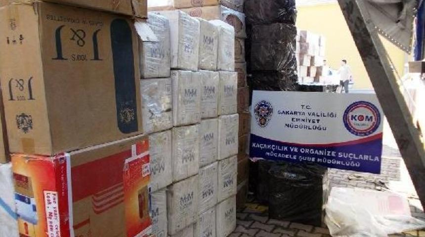 Tır'da 1 Milyon Liralık Ka&ccedil;ak Sigara Taşıyan S&uuml;r&uuml;c&uuml; Tutuklandı