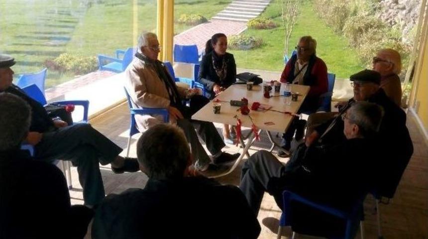 Ak Parti Aday Adayı Aras, Yaşlılarla Bir Araya Geldi