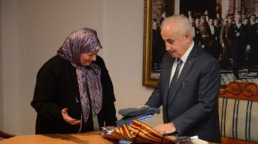 Edirne Valisi Şahin&rsquo;e &Ccedil;am Sakızı &Ccedil;oban Armağanı