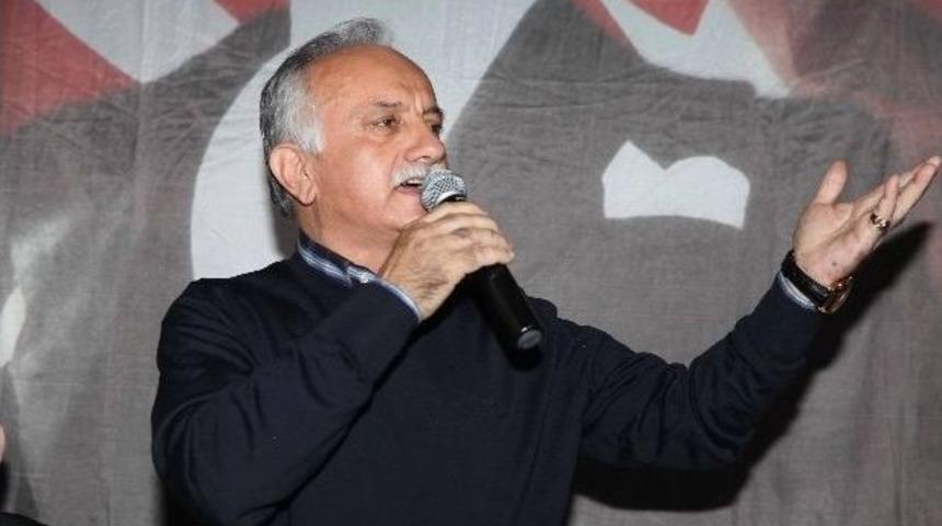 Başkan Karabağ&rsquo;dan T&uuml;rk Bayrağı Eleştirisi