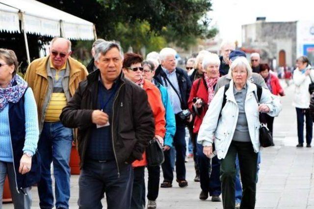 Bodrum'a Sezonun Ilk Turistleri Geldi