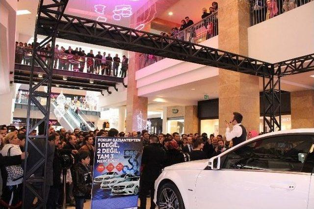 Forum Gaziantep, Bir Şanslı Ziyaretçisine Mercedes Cla200 Style Hediye Etti