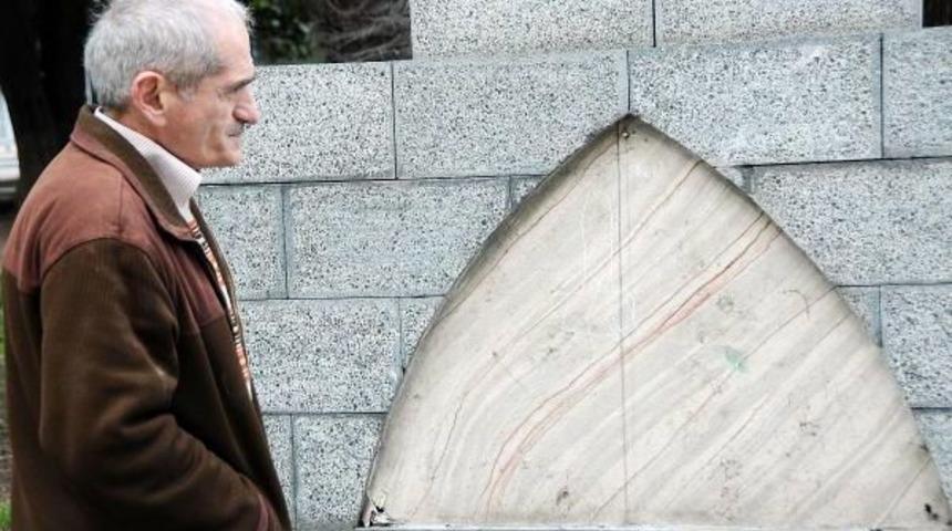 Atat&uuml;rk Anıtı'nda Kabartma Portre Hırsızlığı