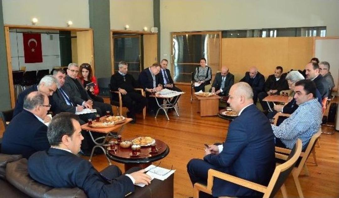 Bakanlık-adanalı &Ccedil;ift&ccedil;iler &ldquo;tarımsal İla&ccedil;lamayı&rdquo; Konuştu