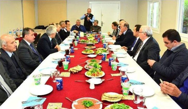 Bakanlık-adanalı Çiftçiler “tarımsal İlaçlamayı” Konuştu G5