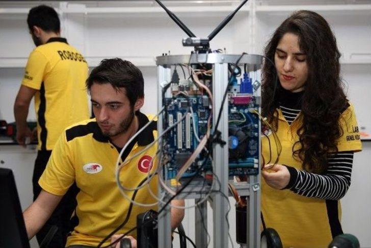 Türkçe Konuşan İnsansı Robotlar Papatya Ve Lale G2