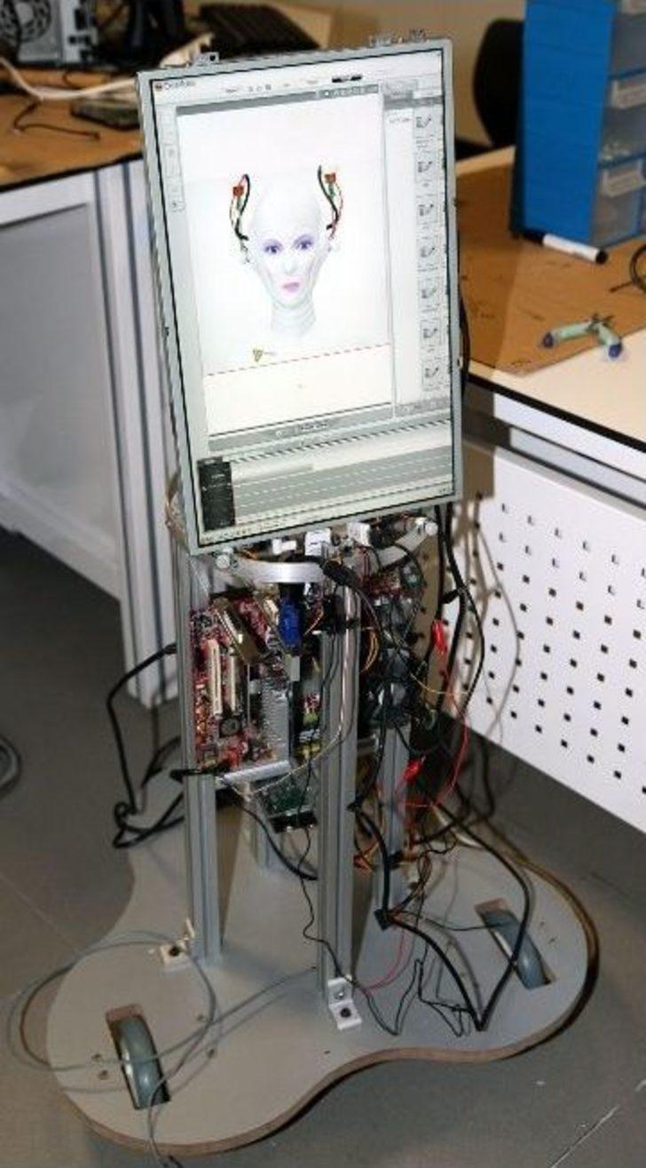 Türkçe Konuşan İnsansı Robotlar Papatya Ve Lale G4