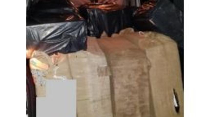 Polis 32 Bin 600 Paket Kaçak Sigara Ele Geçirdi