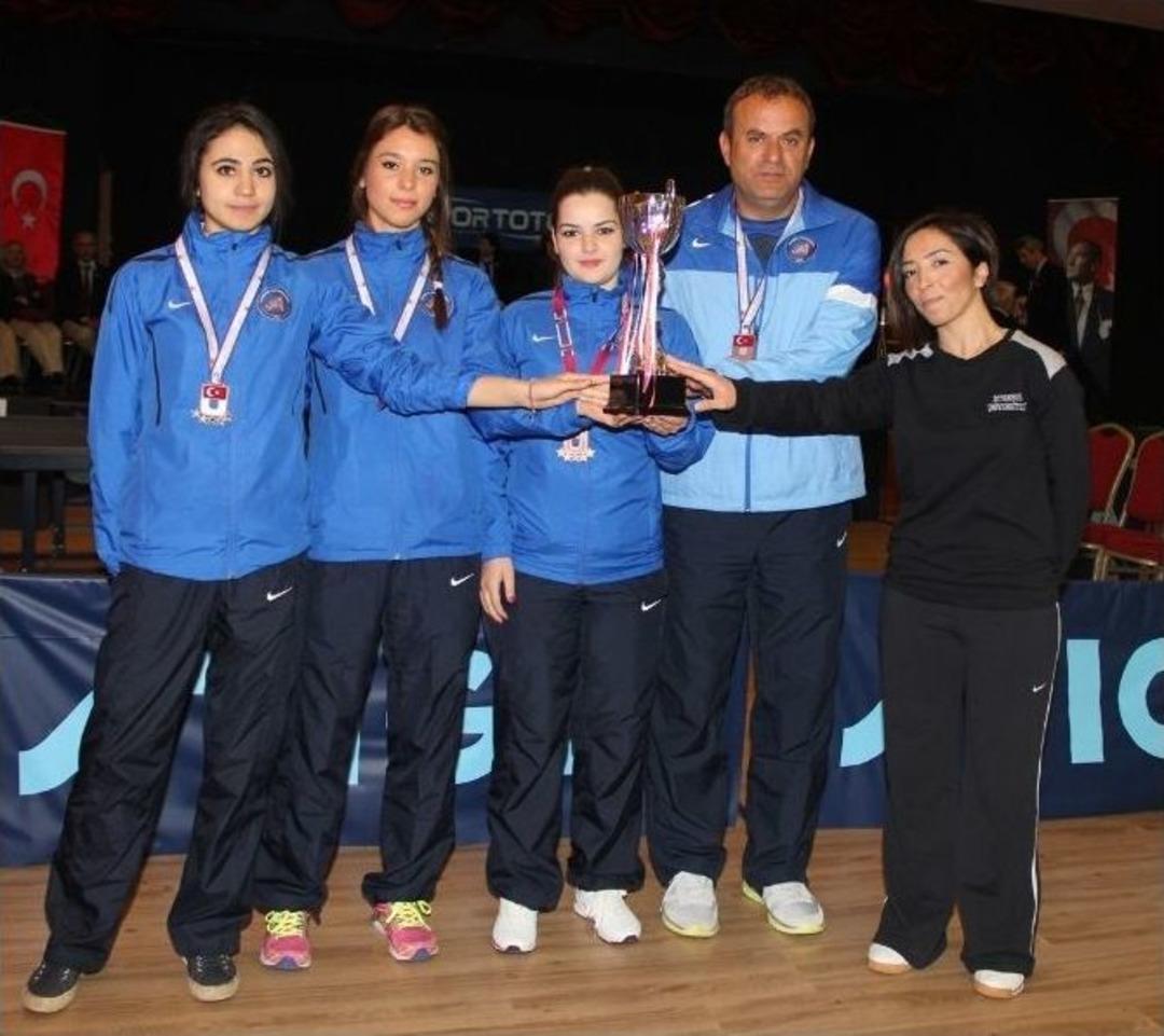 &Uuml;niversiteler Arası Masa Tenisi Şampiyonası Sona Erdi