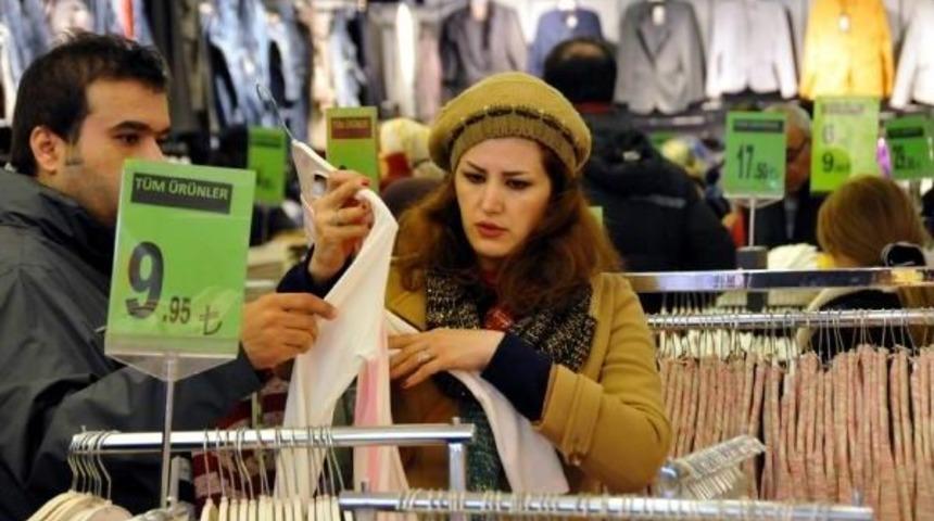 Nevruz Tatilinde İranlılar Van'a Akın Etti