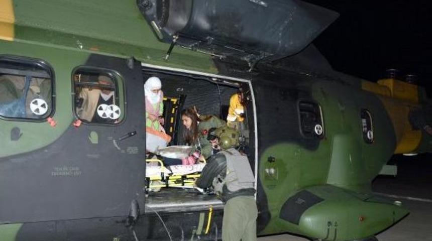 Hamile Kadın, Yolu Kardan Kapanan K&ouml;yden Gece Askeri Helikopterle Alındı