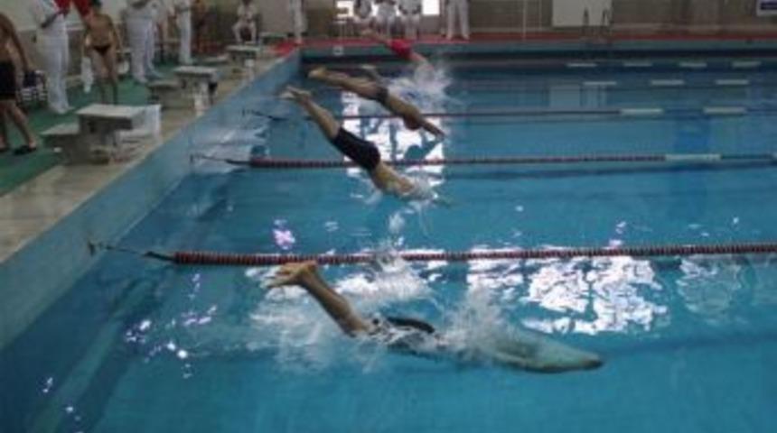 Anadolu Yıldızlar Y&uuml;zme Ligi Yarı Final Yarışları Sona Erdi