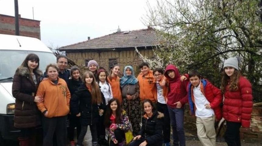 &Ouml;ğrencilerden Yaşlılar İ&ccedil;in Duygulandıran Kampanya