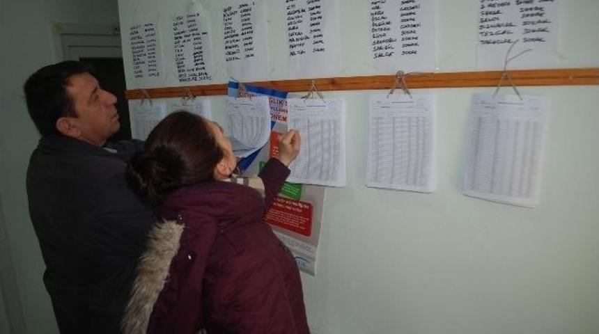 Muhtarlar Uyardı: "se&ccedil;men Listeleri Cuma G&uuml;n&uuml; Askıdan İnecek"