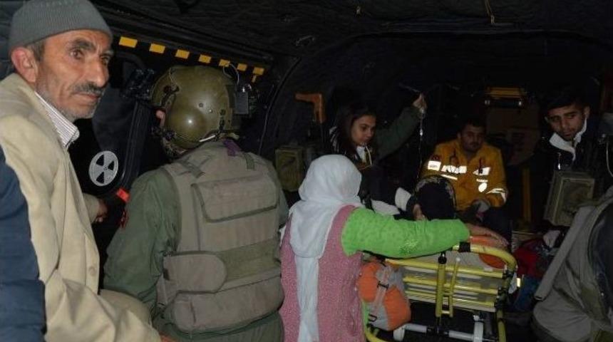 Doğum Sancısı &Ccedil;eken Kadın Askeri Helikopterle Hastaneye Yetiştirildi