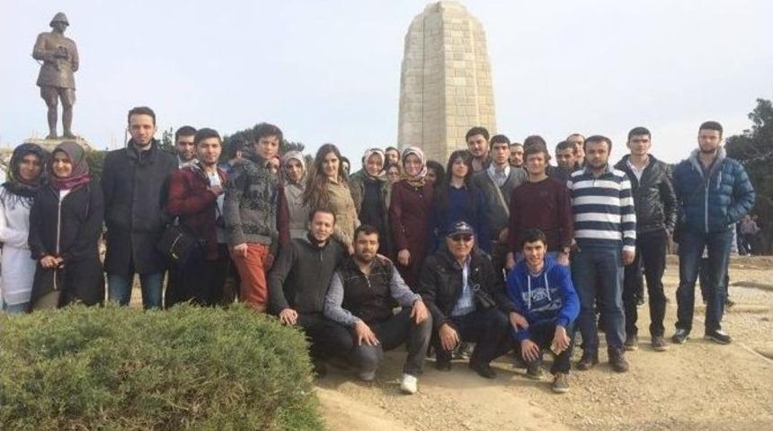 Gen&ccedil;ler &Ccedil;anakkale Şehitliğinde