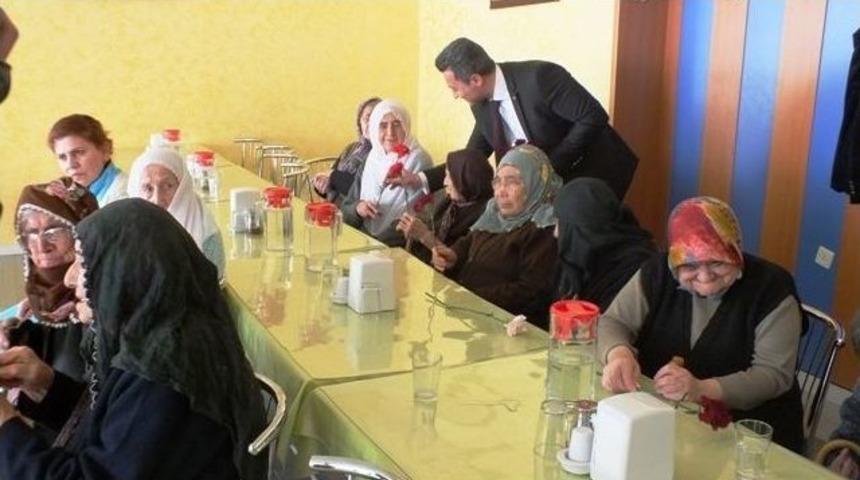 Mhp&rsquo;li Kalkan, Yaşlıları Unutmadı