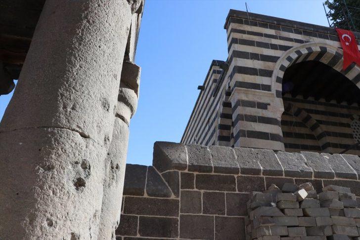 Dört Ayaklı Minare'deki kurşun izleri silinmeyecek  G2