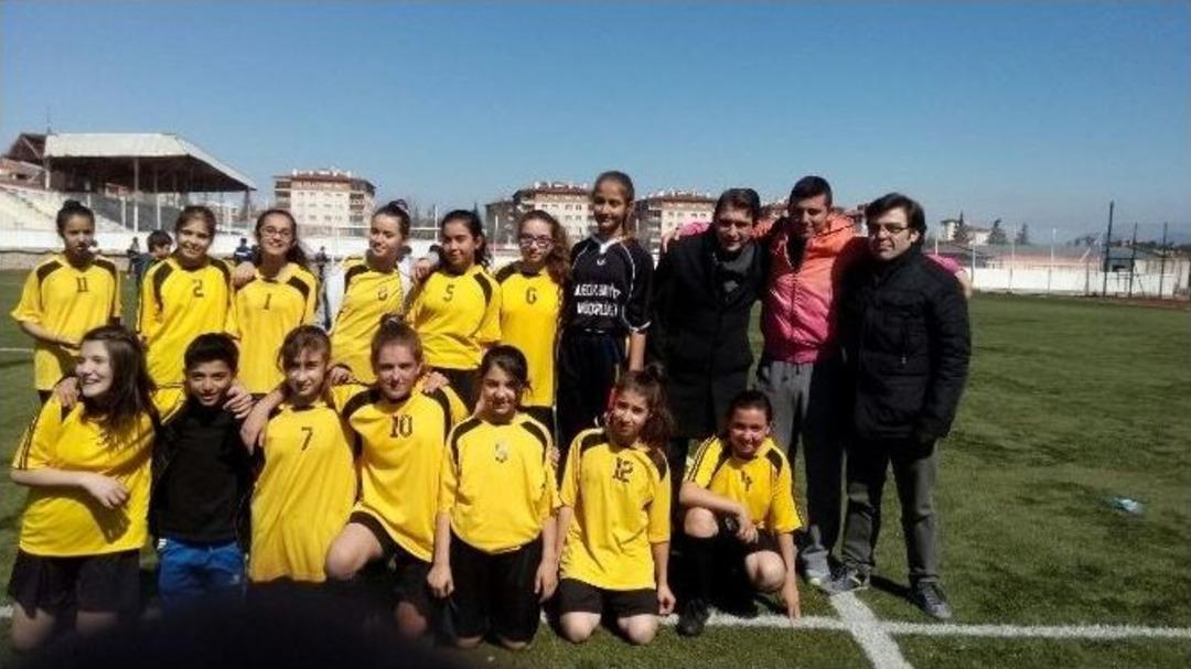 Bilecik&rsquo;te Ortaokullar Arası Yıldız Bayanlar Futbol Turnuvası