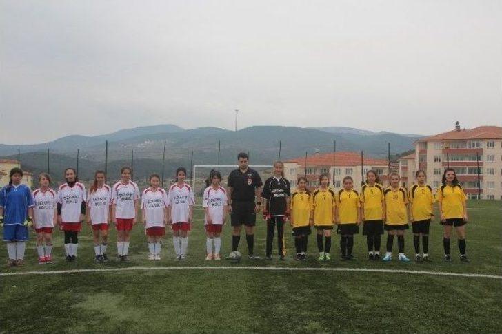 Bilecik’te Ortaokullar Arası Yıldız Bayanlar Futbol Turnuvası G1