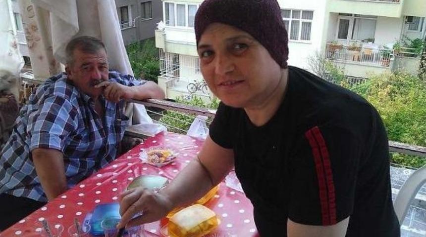 Karnına Bı&ccedil;ak Saplayarak Intihar Etti