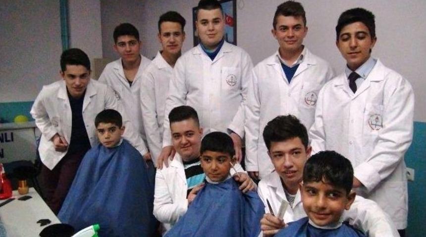 Meslek &Ouml;ğrenip Destek Oluyorlar