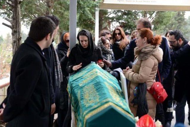 Kansere Yenik Düşen Sertaç Boztepe'nin Cenazesine Çok Sayıda Ünlü Isim Katıldı