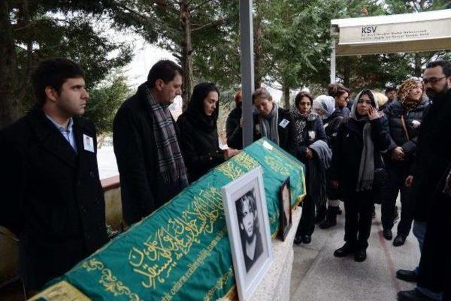 Kansere Yenik Düşen Sertaç Boztepe'nin Cenazesine Çok Sayıda Ünlü Isim Katıldı
