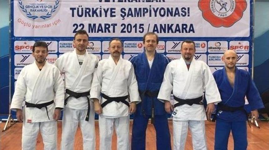 Do&ccedil;. Dr. Hamdullah &Ccedil;uvalcı Judo&rsquo;da T&uuml;rkiye 3.&rsquo;s&uuml; Oldu