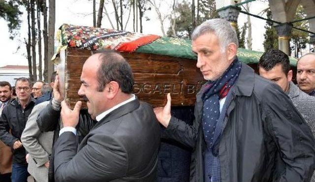 Trabzonspor Kulübü Başkanı Hacıosmanoğlu, Gebze'de Akrabasının Cenazesine Katıldı