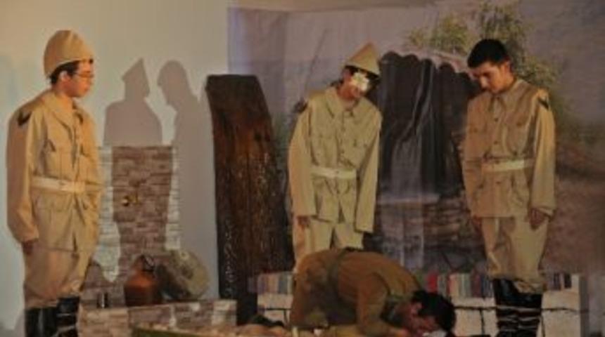 &Ccedil;anakkale Ruhu Sahnede Destanlaştı