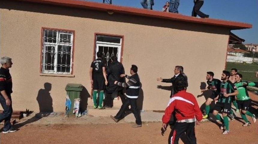 Ma&ccedil; Sonu Soyunma Odası Karıştı