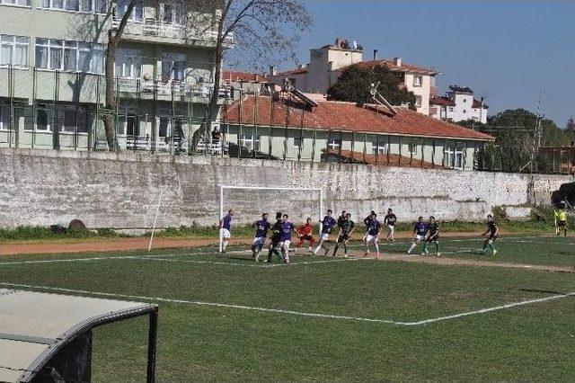 Maç Sonu Soyunma Odası Karıştı