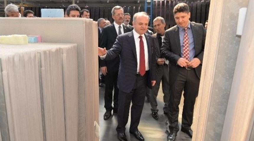 Vali &Ccedil;akacak Fabrika Gezdi