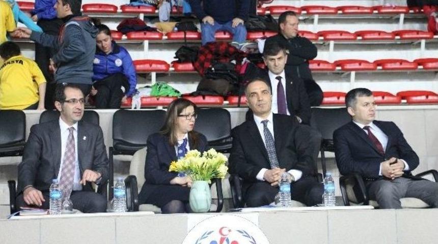 Sinop&rsquo;ta Badminton M&uuml;sabakaları Başladı