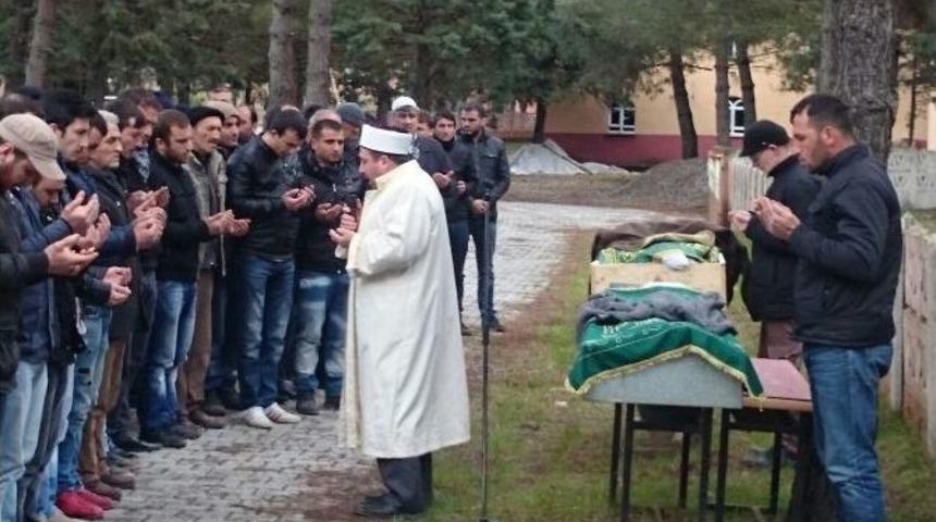Kardeşinin Cenazesine Giderken Kazada &Ouml;ld&uuml;