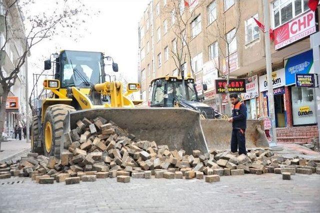 Karaman Belediyesi 2.istasyon Caddesi’ni Yeniliyor